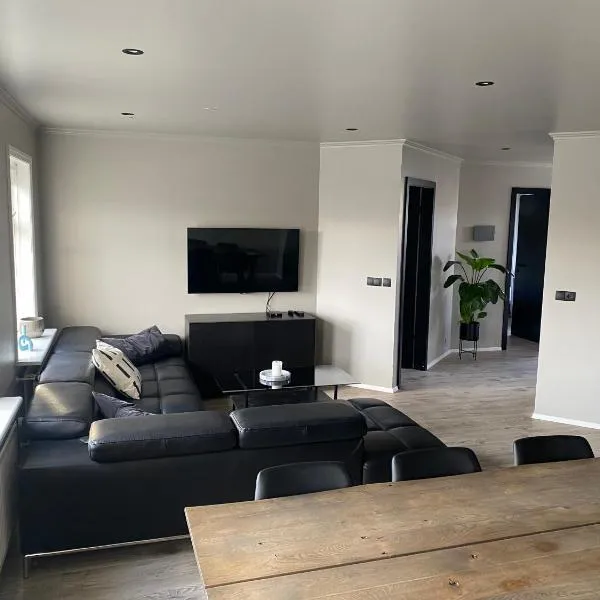 North - City Center Apartments, ξενοδοχείο σε Ακουρέιρι