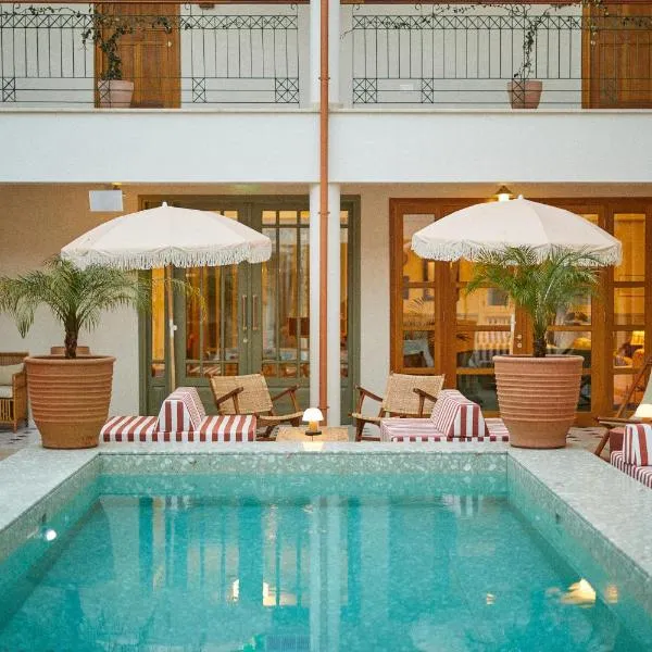 The Agora Hotel - Small Luxury Hotel of the World - Adults Only，位于帕诺雷弗卡拉的酒店