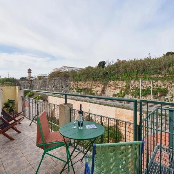 Bright Apt w Balcony, AC, Parking, By TimeCooler, hotel v Lisabonu