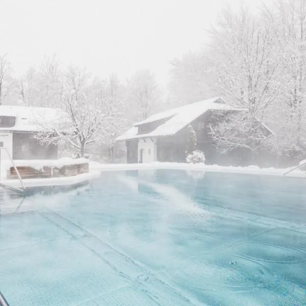 Naturel Hoteldorf Schönleitn, hotel in Latschach ober dem Faakersee