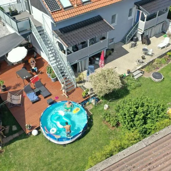 Kornhaus - schöne Ferienwohnung mit Pool, Kamin und Terrasse, ξενοδοχείο στο Γκέτινγκεν