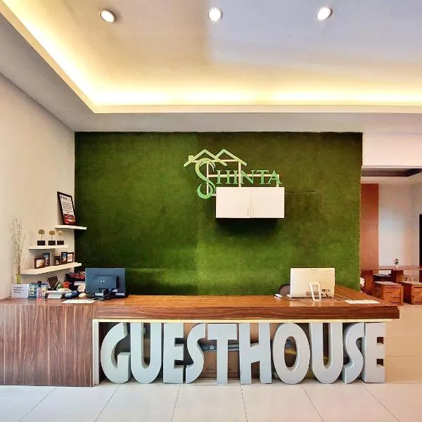 Shinta Guesthouse, hotel in Malang