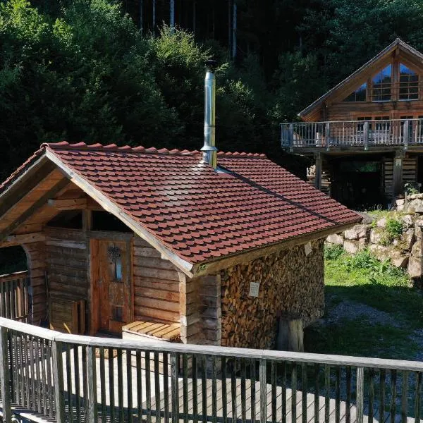 Schwarzwald Romantikhütte - Zweisamkeit - mit Bettwäsche, Handtücher und Holz, hotel in Schenkenzell