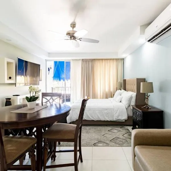 City Edge La Vie, hotel in Kingston