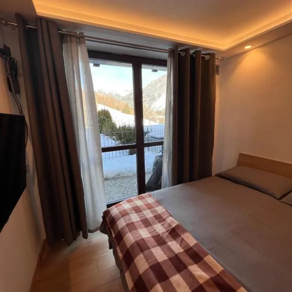 Elegante e moderno monolocale, ξενοδοχείο σε Oga