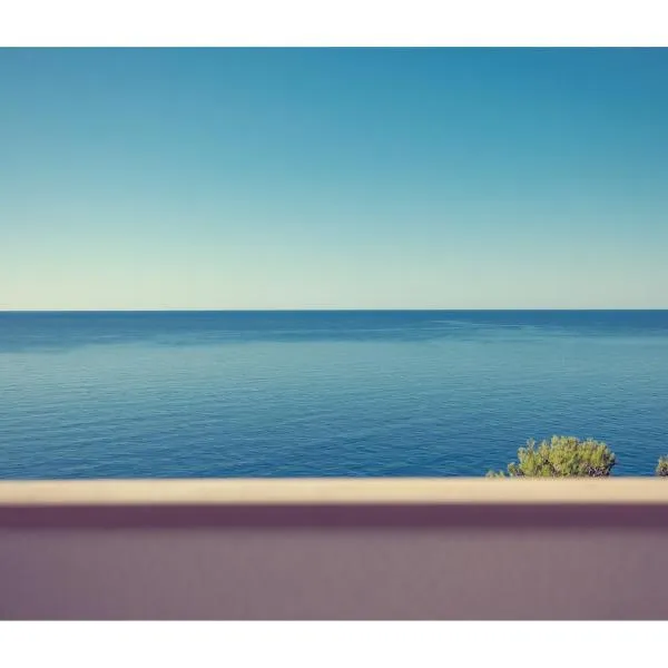 Condo with a breathtaking view, hôtel à Dubrovnik