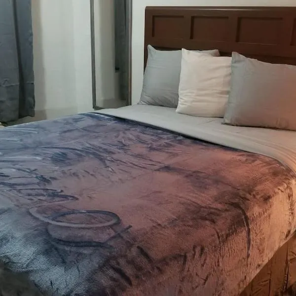 OSU King Bed Hotel Room 109 Wi-Fi Booking, hotel v destinaci Stillwater