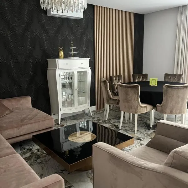Apartament Złoty 2, hotel in Cieciorka