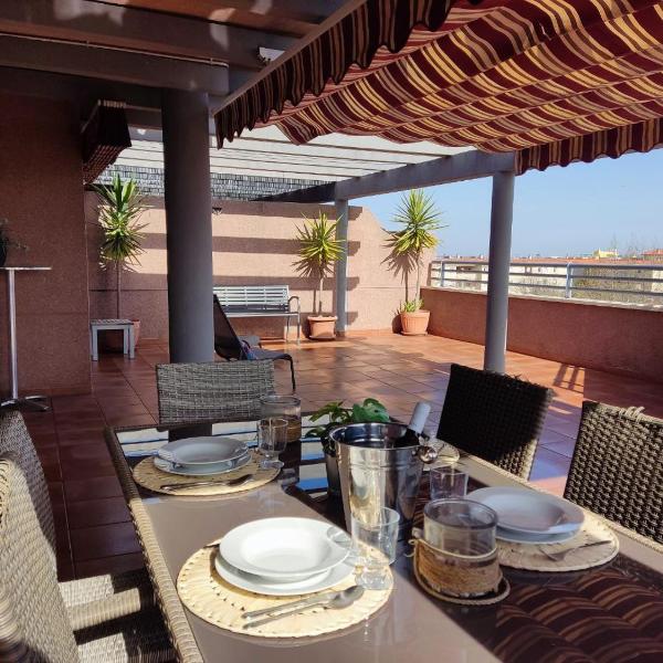 ÁTICO TERRAZA 65m. Playa, piscina, A/C, Wifi