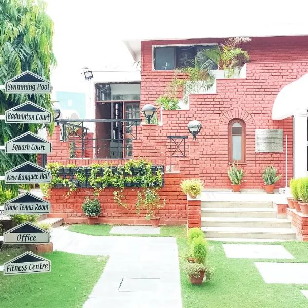 Goa Country Club Near Park Hospital Gurgaon BY Pearl, hotel in Gurgaon
