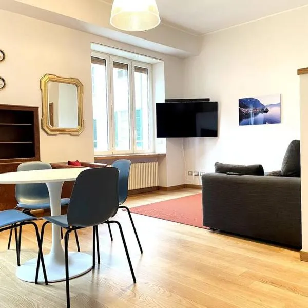 Modern Condo in Como Historic Center, hotel in Como