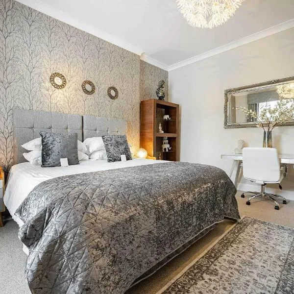 Carmel Apartments, hotel in Falkirk