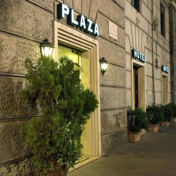 Hotel Plaza, hotel v Salernu