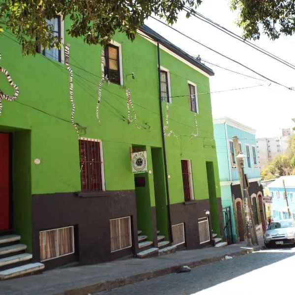 Hostal Casa Verde Limón, hotel v destinaci Valparaíso