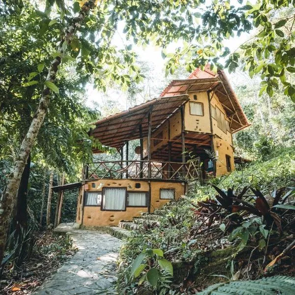 Chirapa Manta Amazon Lodge、Lamasのホテル