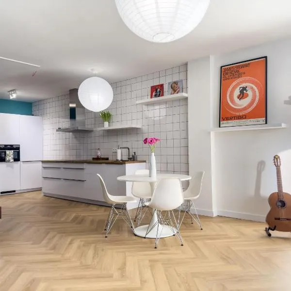 Rotterdam's coolest apartment, hotel i Rotterdam