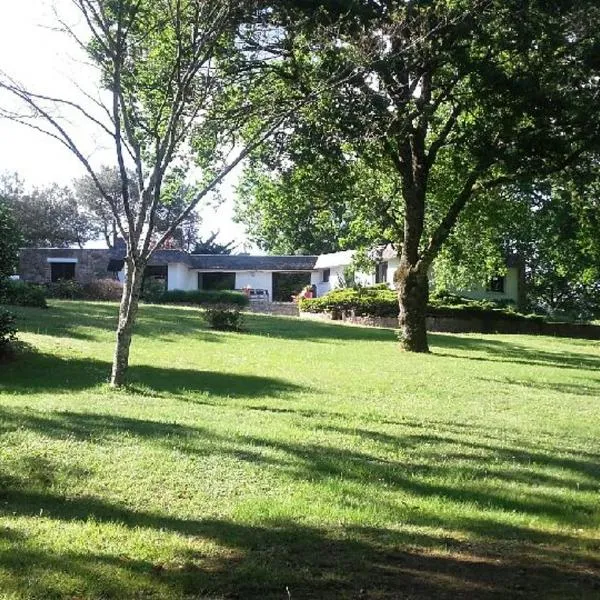 1 2 3 Chambres entre la Presqu île de Rhuys et le Golfe du Morbihan, Hotel in Theix