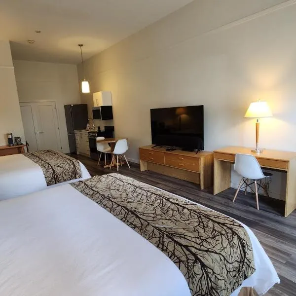 The Cedars Inn Hotel & Convention Centre, готель у місті Ґібсонс