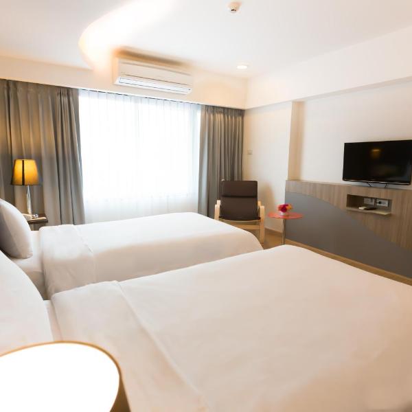 Grand Tower Inn Sathorn Hotel - SHA Plus