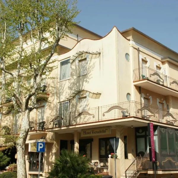 Hotel Verudella: Rimini'de bir otel