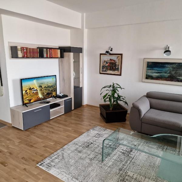 Fabulous family apartment, Beverly Hills Mall area, Skopje