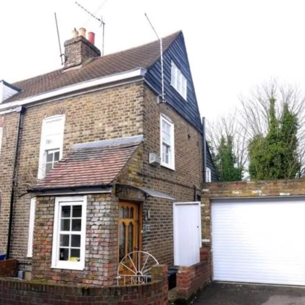 3bedroom beautiful cottage, hotel in Cheshunt