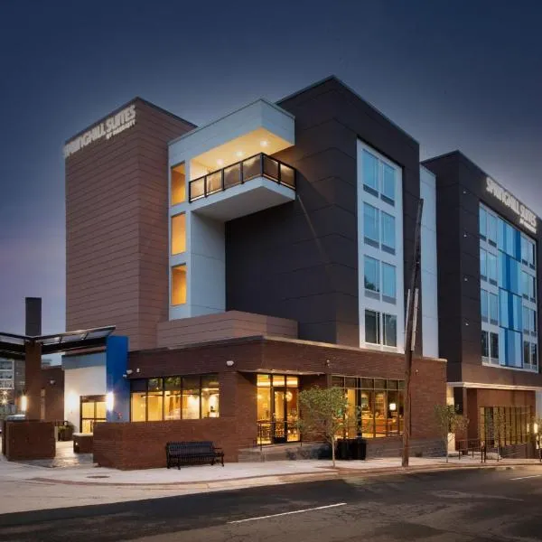 SpringHill Suites By Marriott Durham City View, hotel u gradu Daram