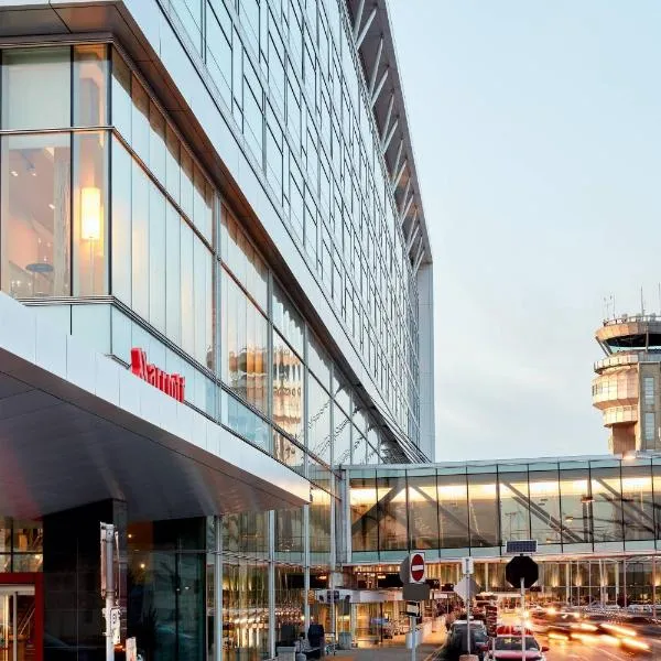 Marriott Montreal Airport In-Terminal Hotel, hotel in Dorval