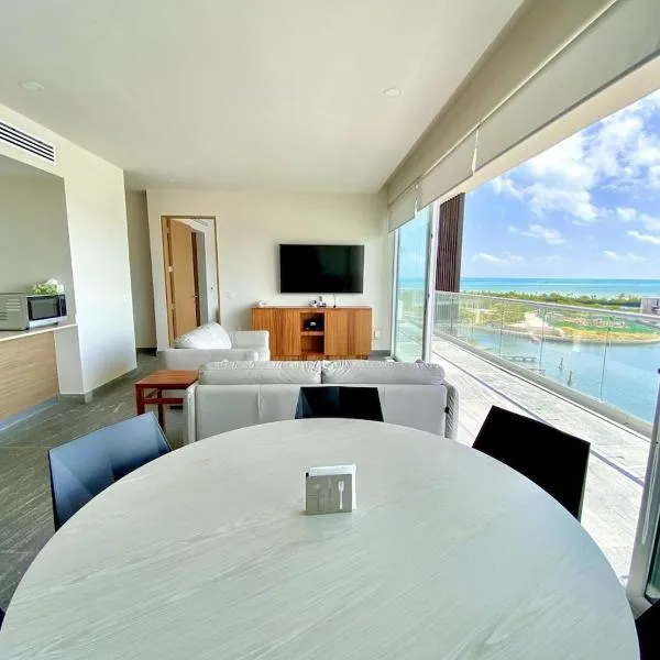 Rooftop pool- family apartment- ocean view -close, hotel in Cancun