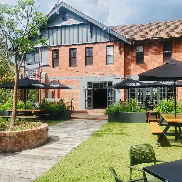 Alpine Hotel, Eat Drink Sleep, ξενοδοχείο σε Warburton