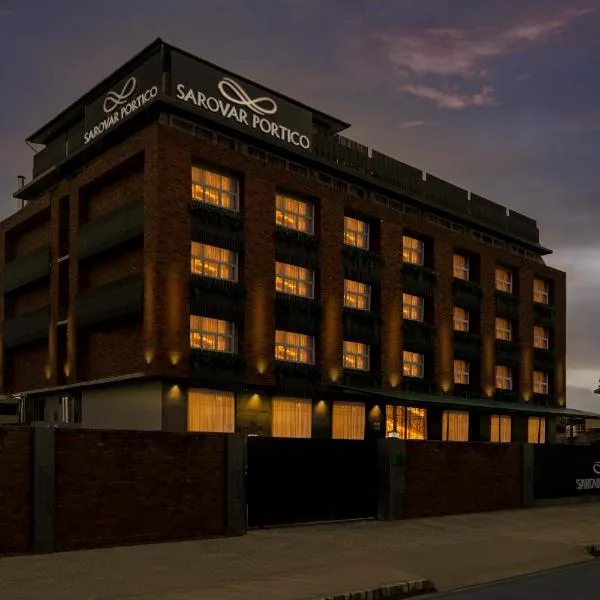 Sarovar Portico Srinagar, hotel en Srinagar