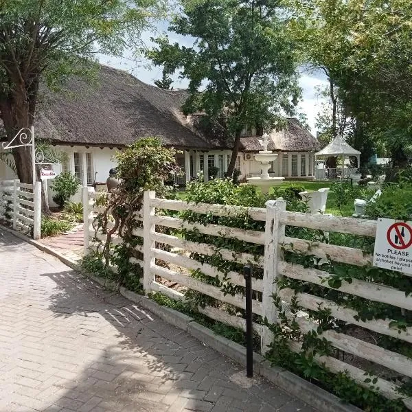 Thatch Haven Guesthouse, hotel v destinaci Mahikeng