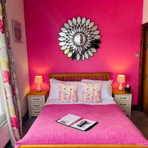 The Railway Inn, hotel in Rise