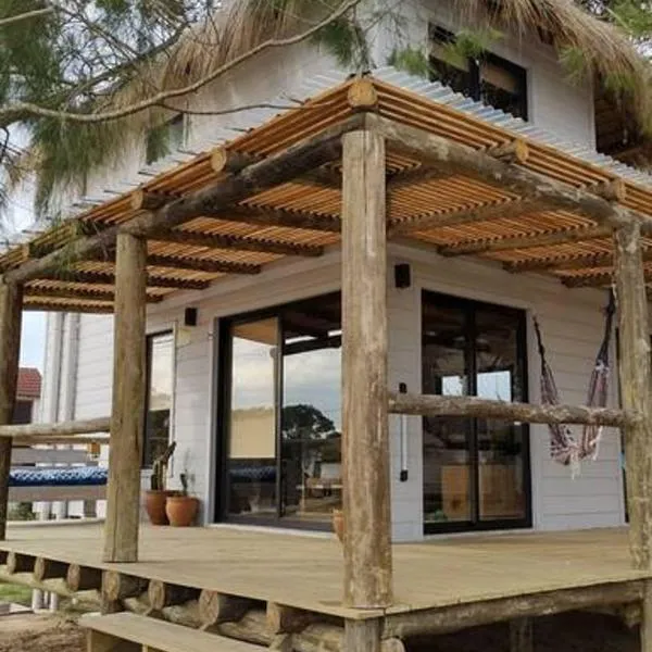 Juanillos Cabaña Playa Rivero, hotel in Punta Del Diablo