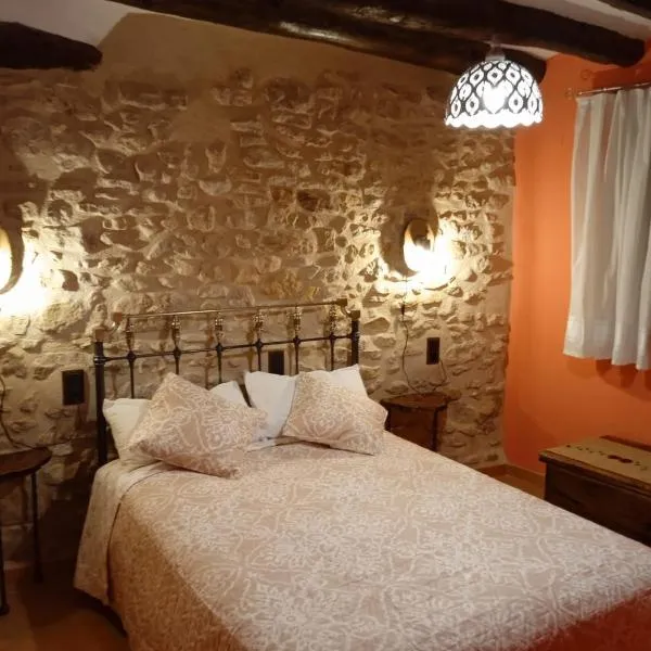 CASA RURAL LES ROQUETES, hotel en Ráfales