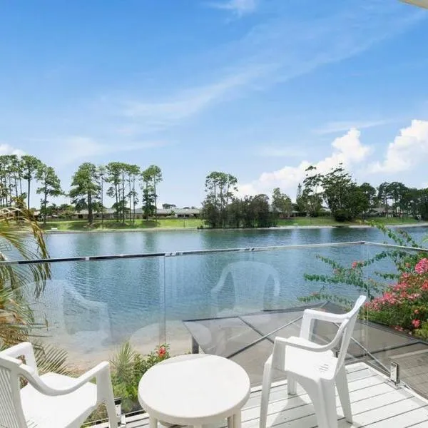 Tranquil Oasis on Pine Lake, hotel in Gold Coast