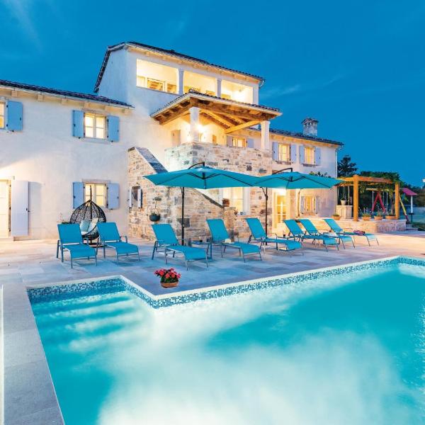 5 Bedroom Cozy Home In Vodnjan