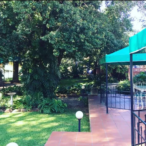 House Ebony B&B, hotel in Newcastle