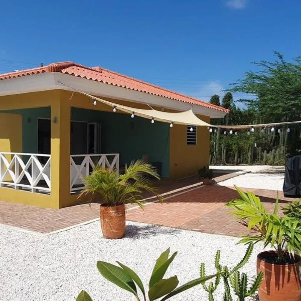 Local Willibrord Lodge, hotel in Willibrordus