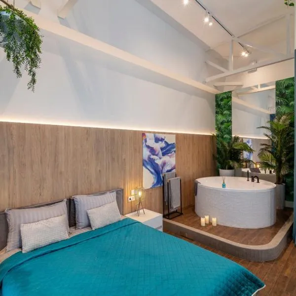 Stylish 1 bedroom studio near Most City, Hotel in Dnipro