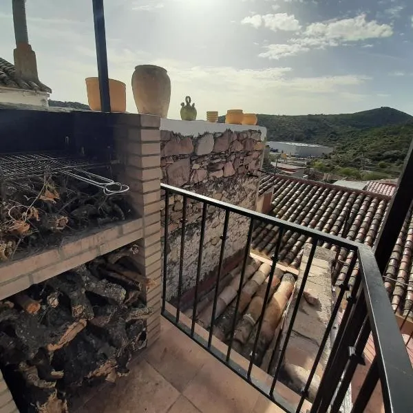 ÁTICO RURAL "EL COLMENAR" para parejas, amigos o familia a la montaña, hotel in Chóvar