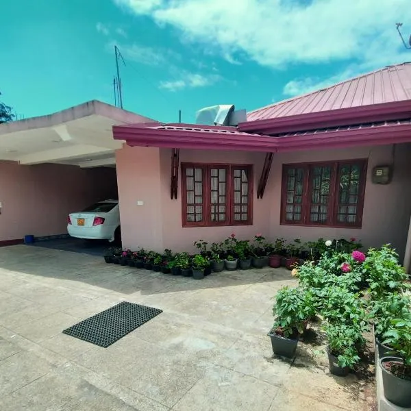 Thuvaraga Inn, hotel v destinaci Nuwara Eliya