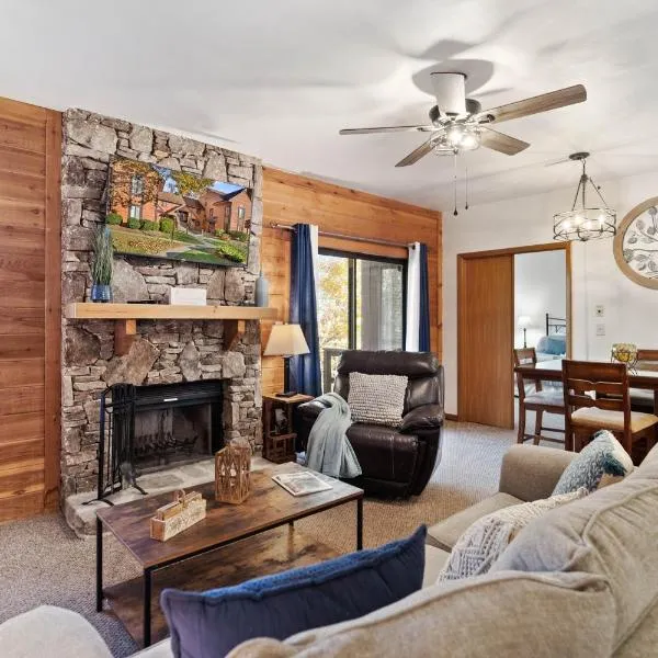 Beautiful Seven Springs- 2 Bed, 2 Bath Condo、Championのホテル