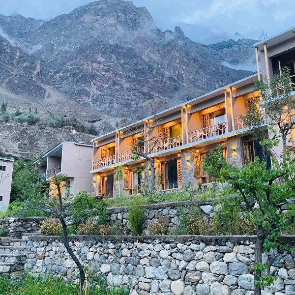 applegardenhunza, hotel a Alīābād
