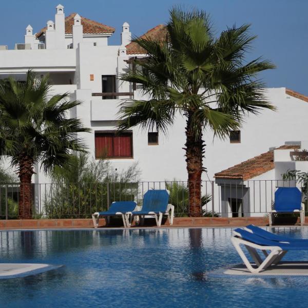 2149-Amazing groundfloor 3 bedrooms on golf, pools