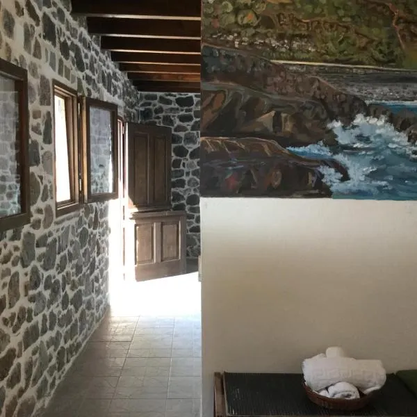 Volcano View Nisyros, hotel in Mandrakion