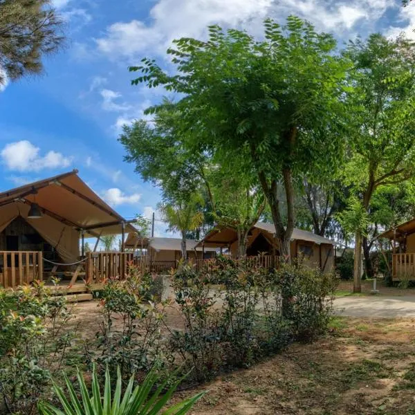 Glamping -Bungalows El Faro, hotel en Conil de la Frontera