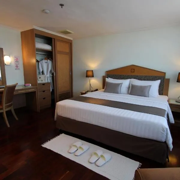 Grand Tower Inn Rama 6, hotel in Bangkok