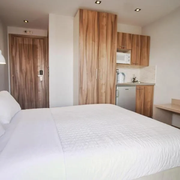 Elements Rooms & Apartments, hotel in Athens