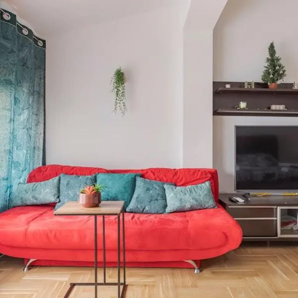 Warm house full of green ambient,joy and comfort, отель в Загребе